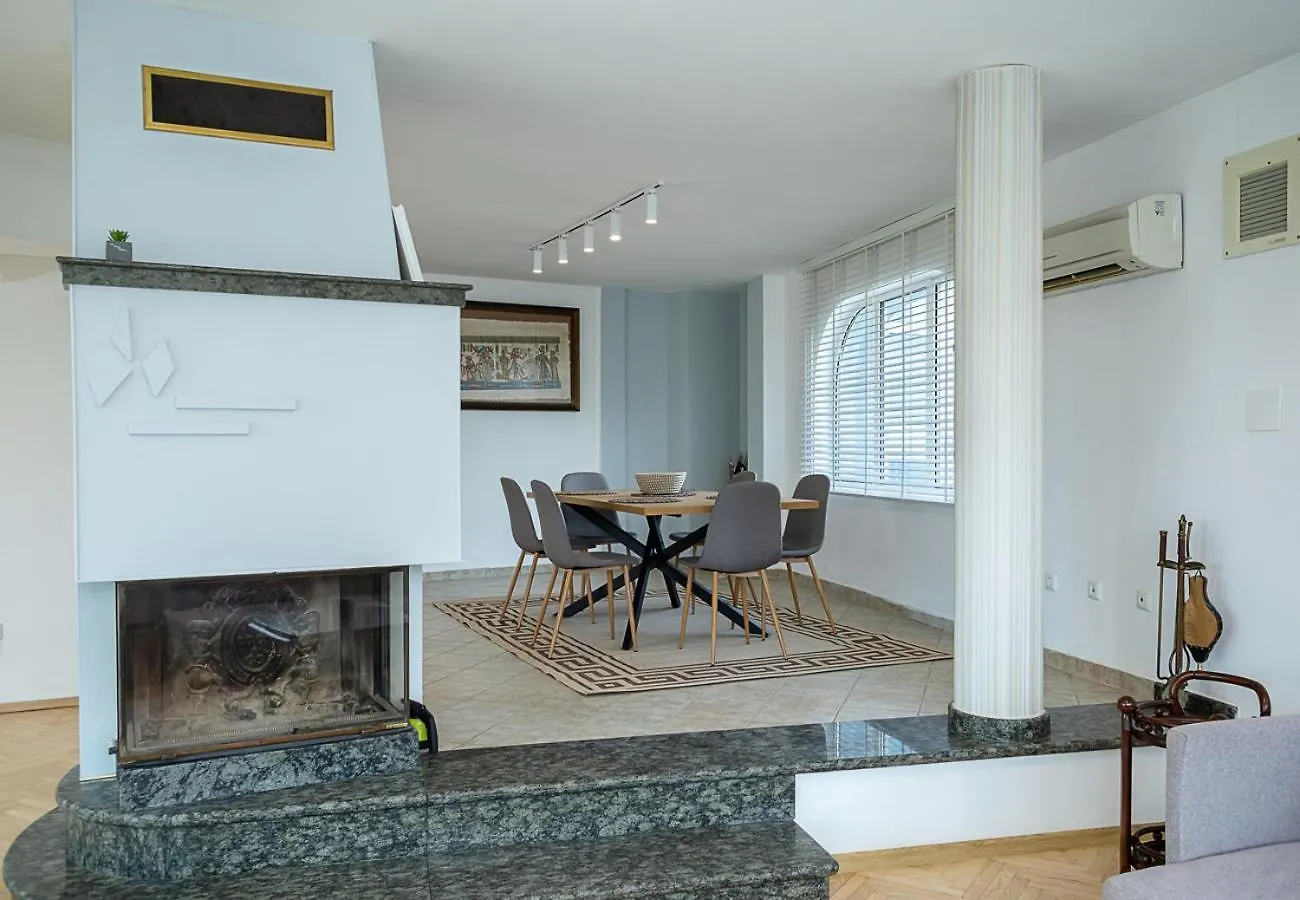 アパート 3Bd Maisonette With Sea Views - Next To Sea Garden By Flat Mаnаger ヴァルナ