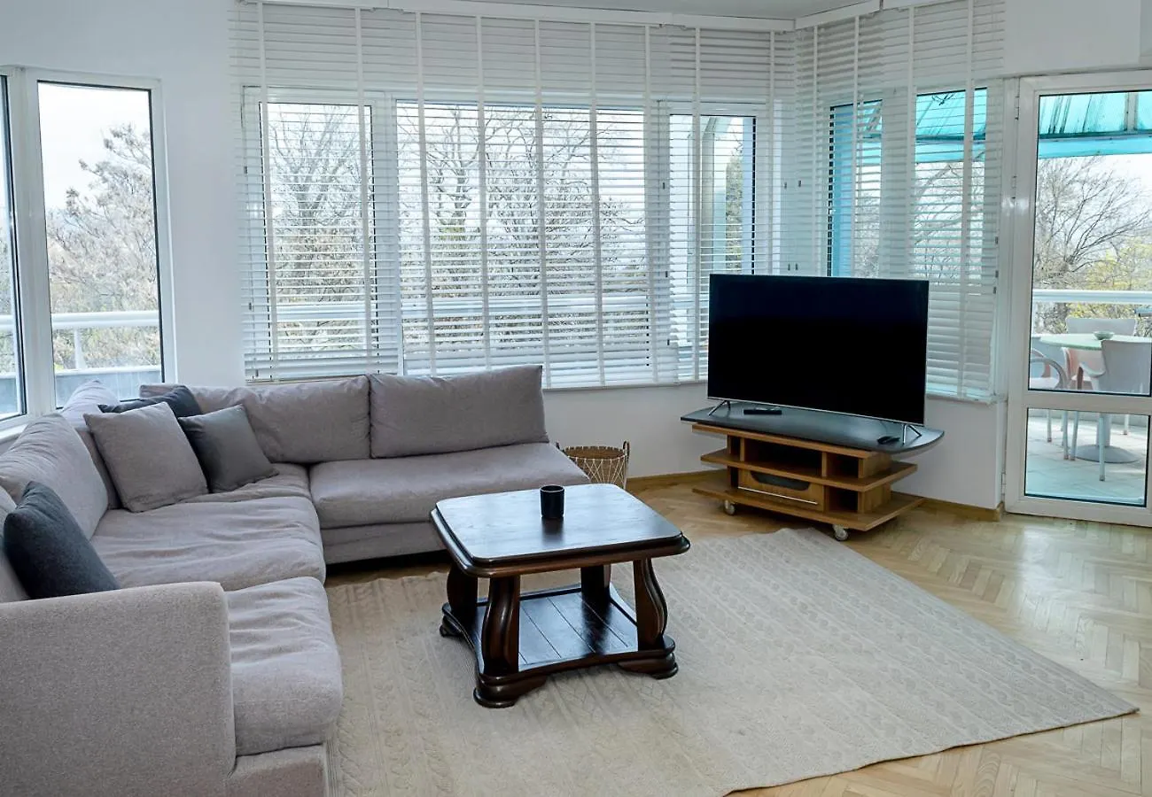 アパート 3Bd Maisonette With Sea Views - Next To Sea Garden By Flat Mаnаger ヴァルナ